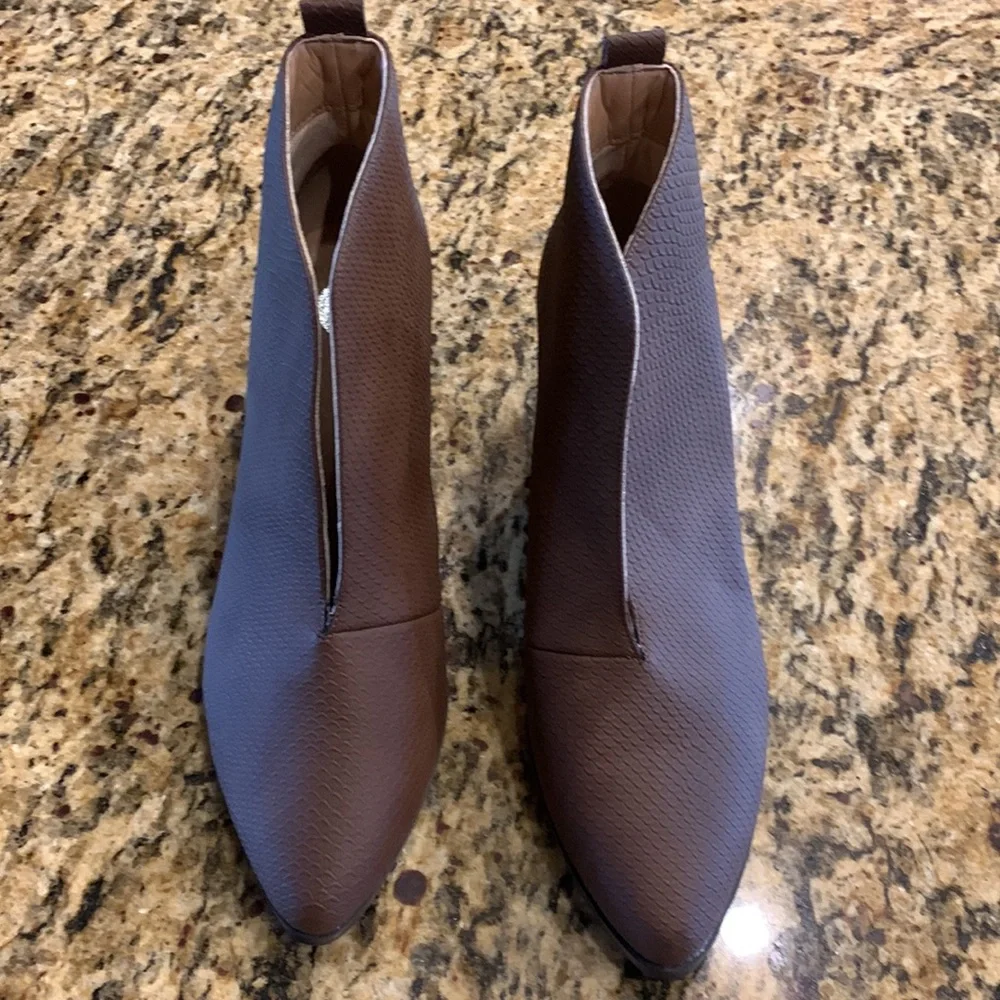 Journey + Crew heeled ankle boots, brown, size 11, NWT |  offer in description